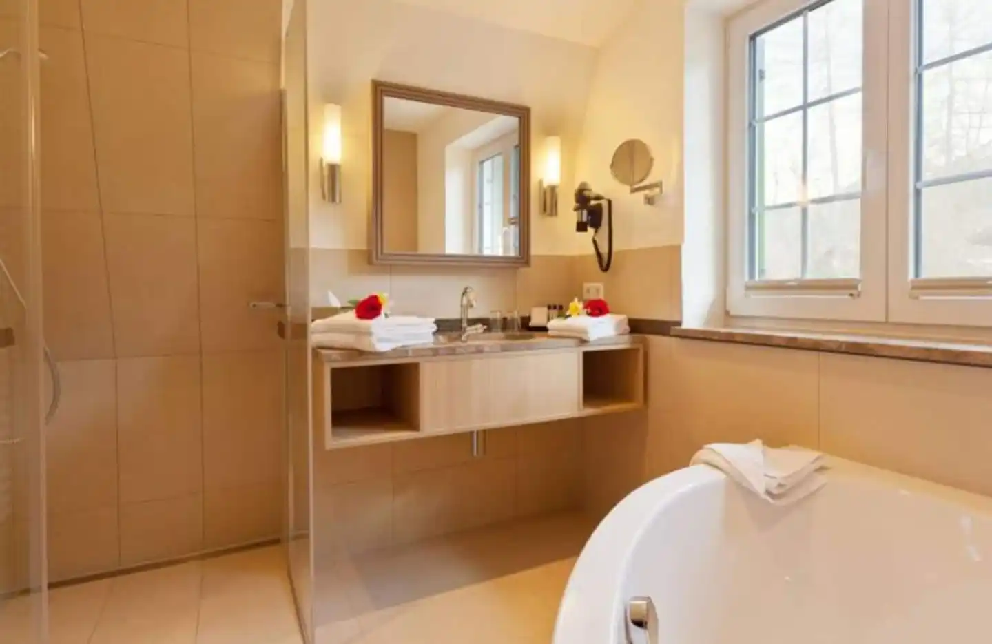 Villa Ludwig Suite Hotel Badezimmer