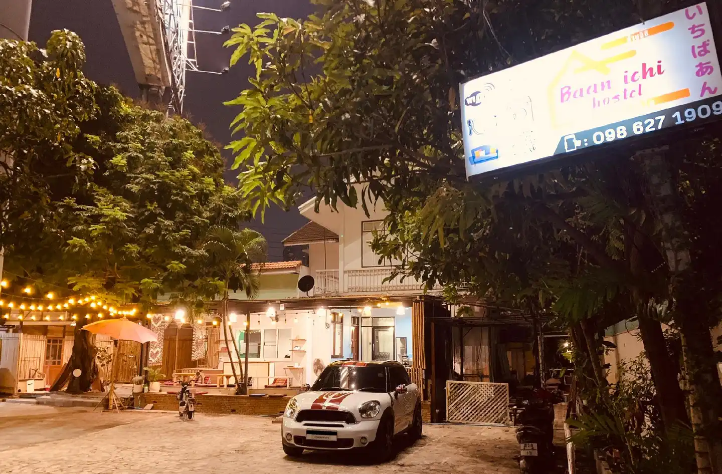 Baan Na Hostel Aussenansicht