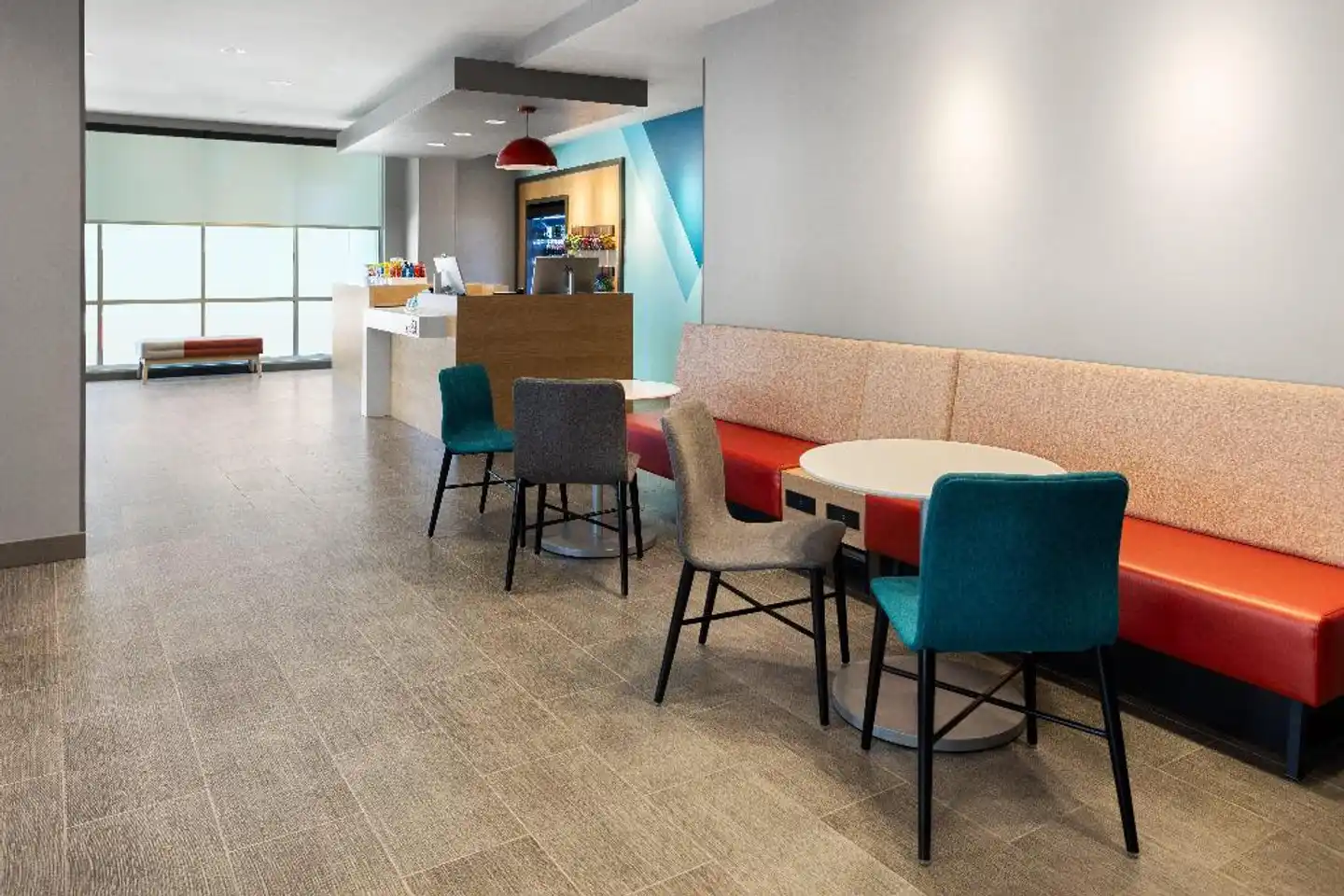 avid Hotel Brooklyn - Dyker Heights Bar