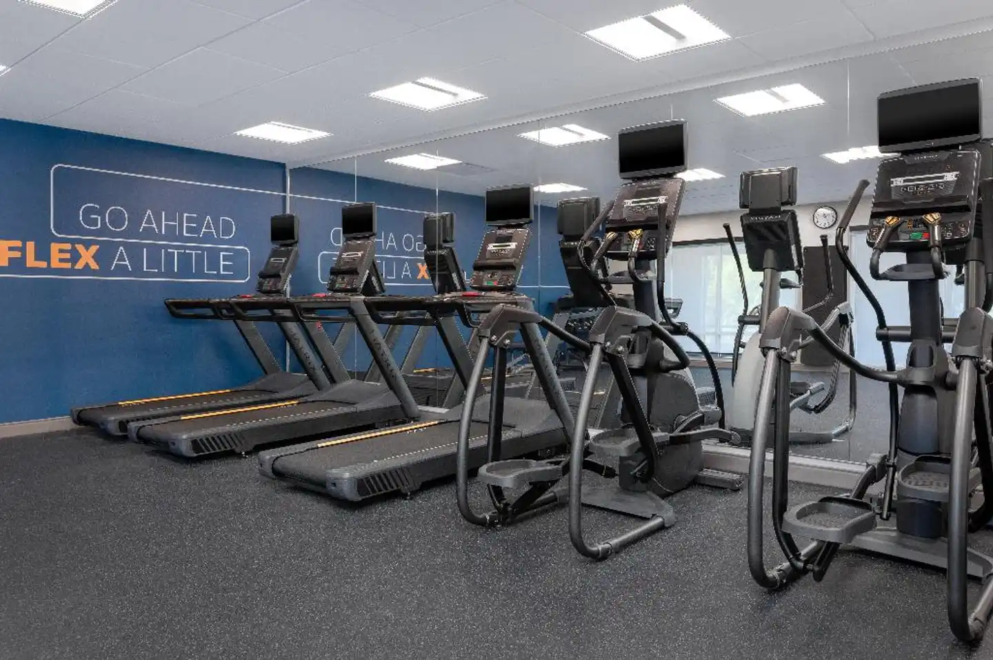 Holiday Inn Express & Suites Alton St Louis Area, an IHG Hotel Sport und Entertainment