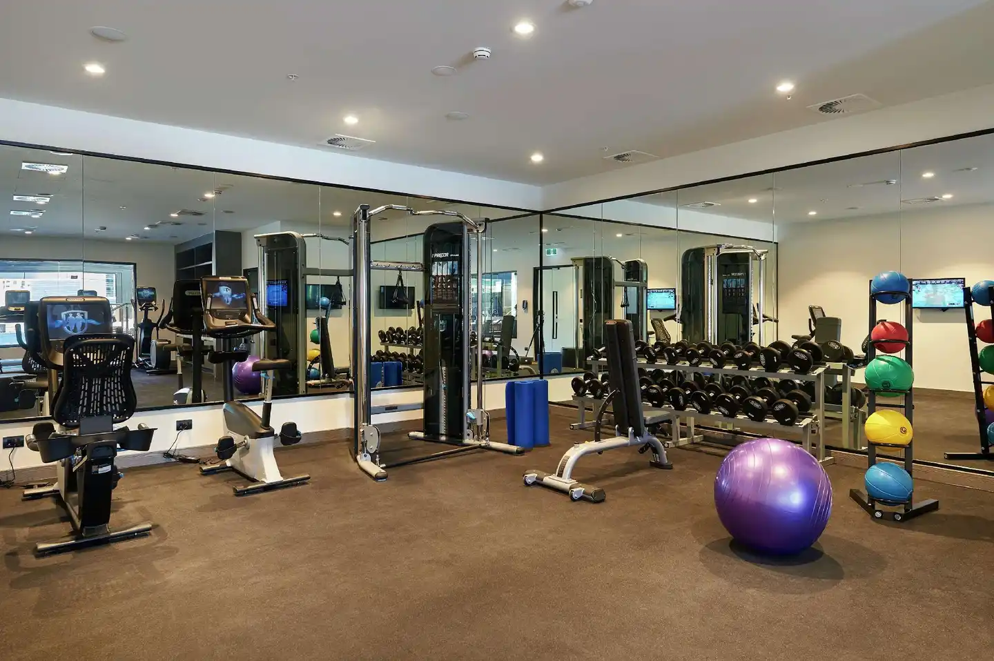 DoubleTree by Hilton Perth Northbridge Sport und Entertainment