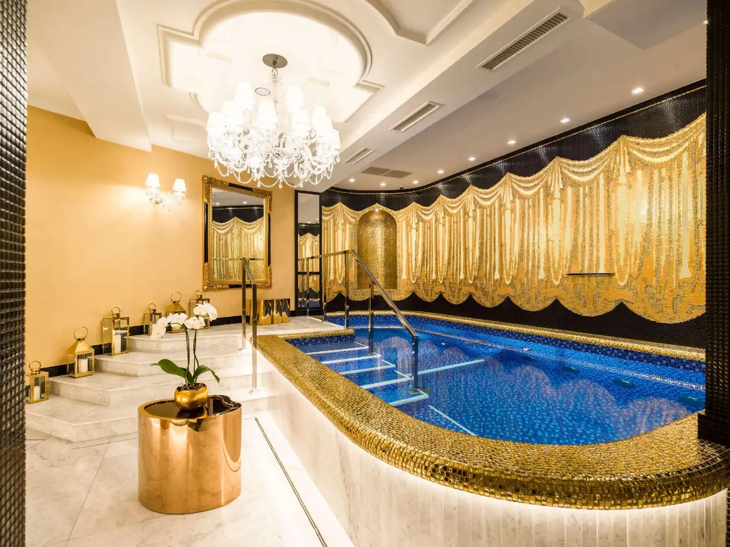 Bachleda Luxury Hotel Kraków - Mgallery Hallenbad