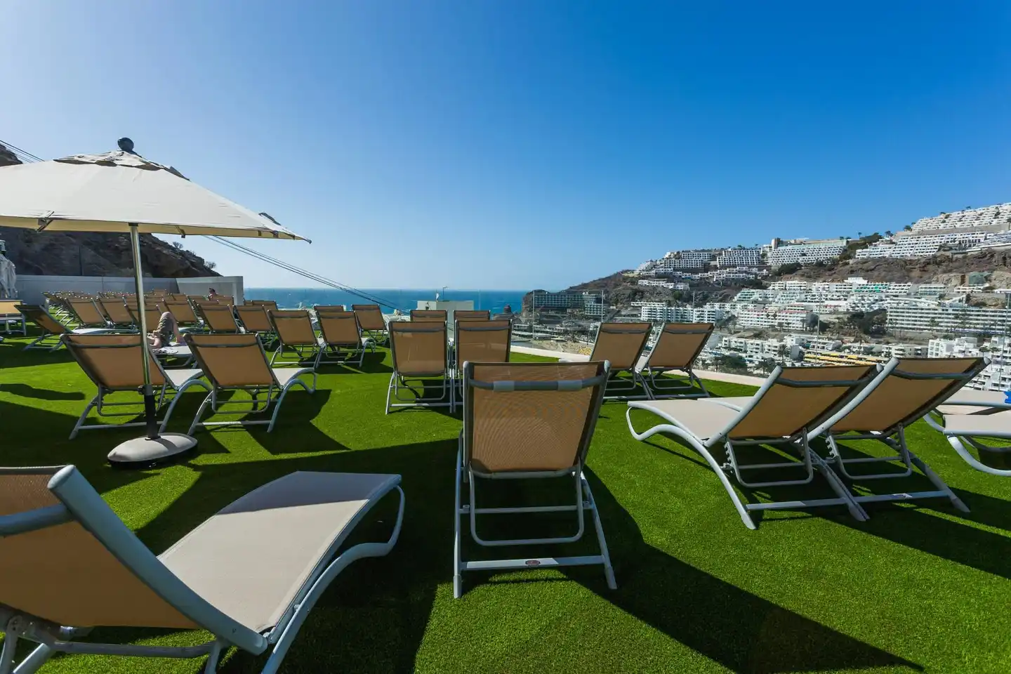 IG Nachosol Atlantic & Yaizasol by Servatur Terrasse