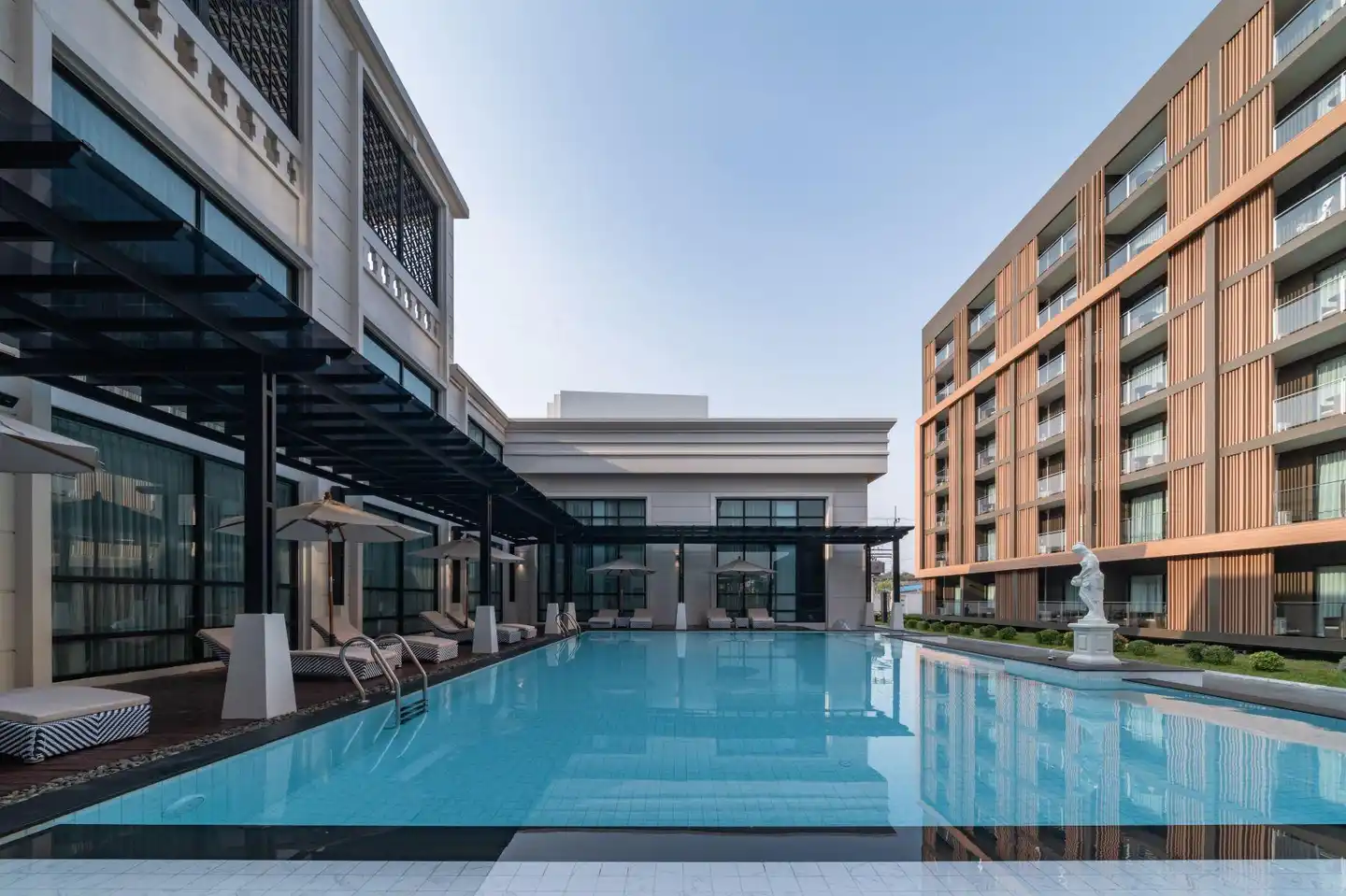 Mandarin Eastville, Pattaya Pool
