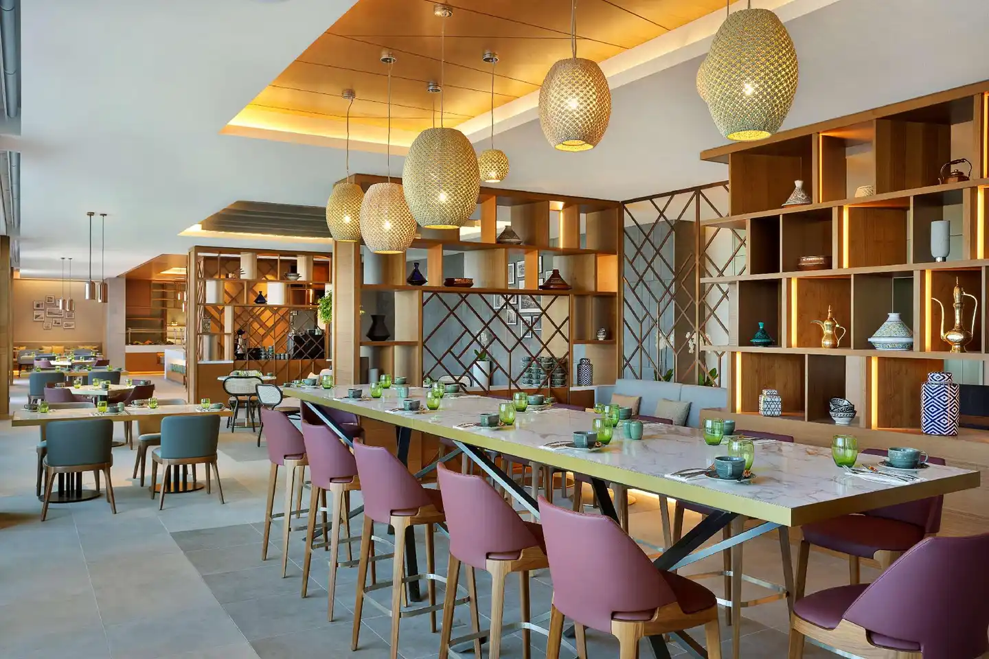 Doubletree by Hilton Sharjah Waterfront Hotel & Residences Bar