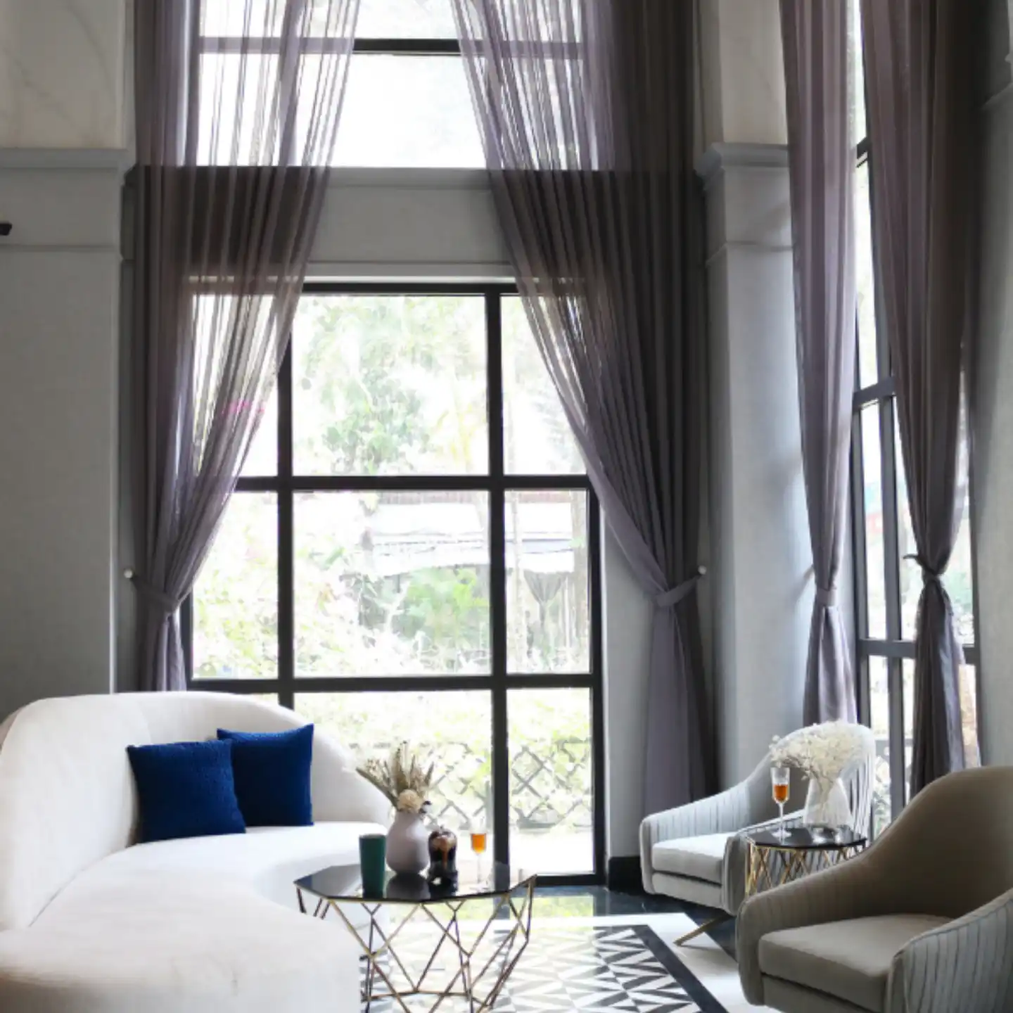Charmaine's Hotel & Apartment Lobby