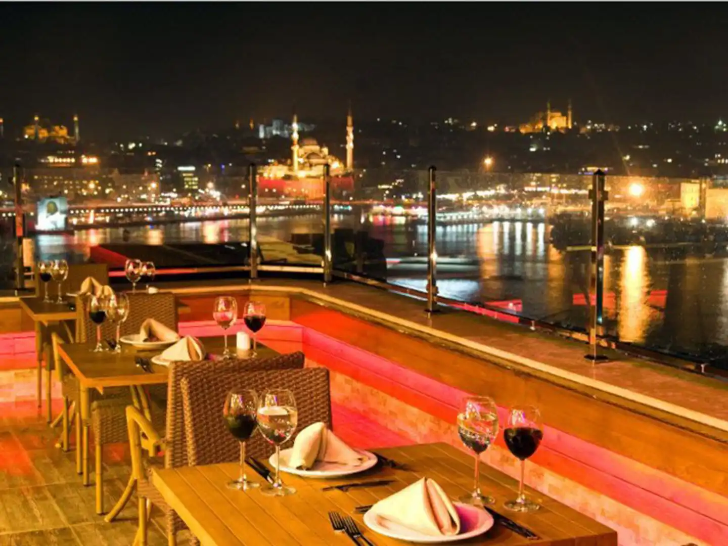 Golden City Terrasse