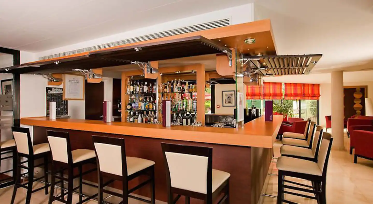 Residhome Val d'Europe - ohne Eintrittskarten Bar