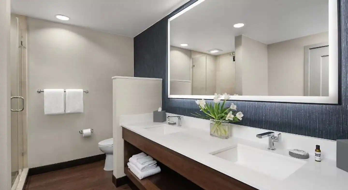 Hyatt Regency Westlake Badezimmer
