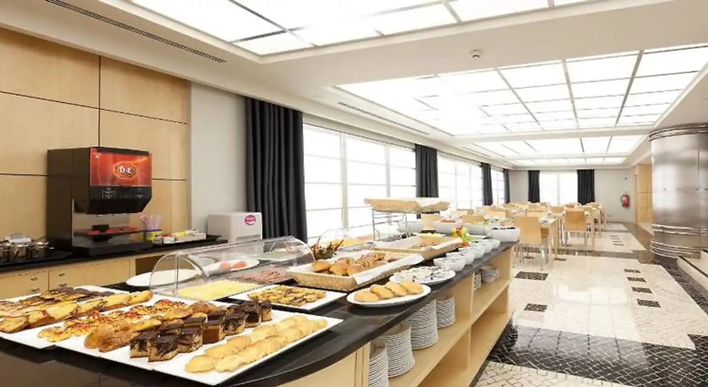 Alif Avenidas Restaurant