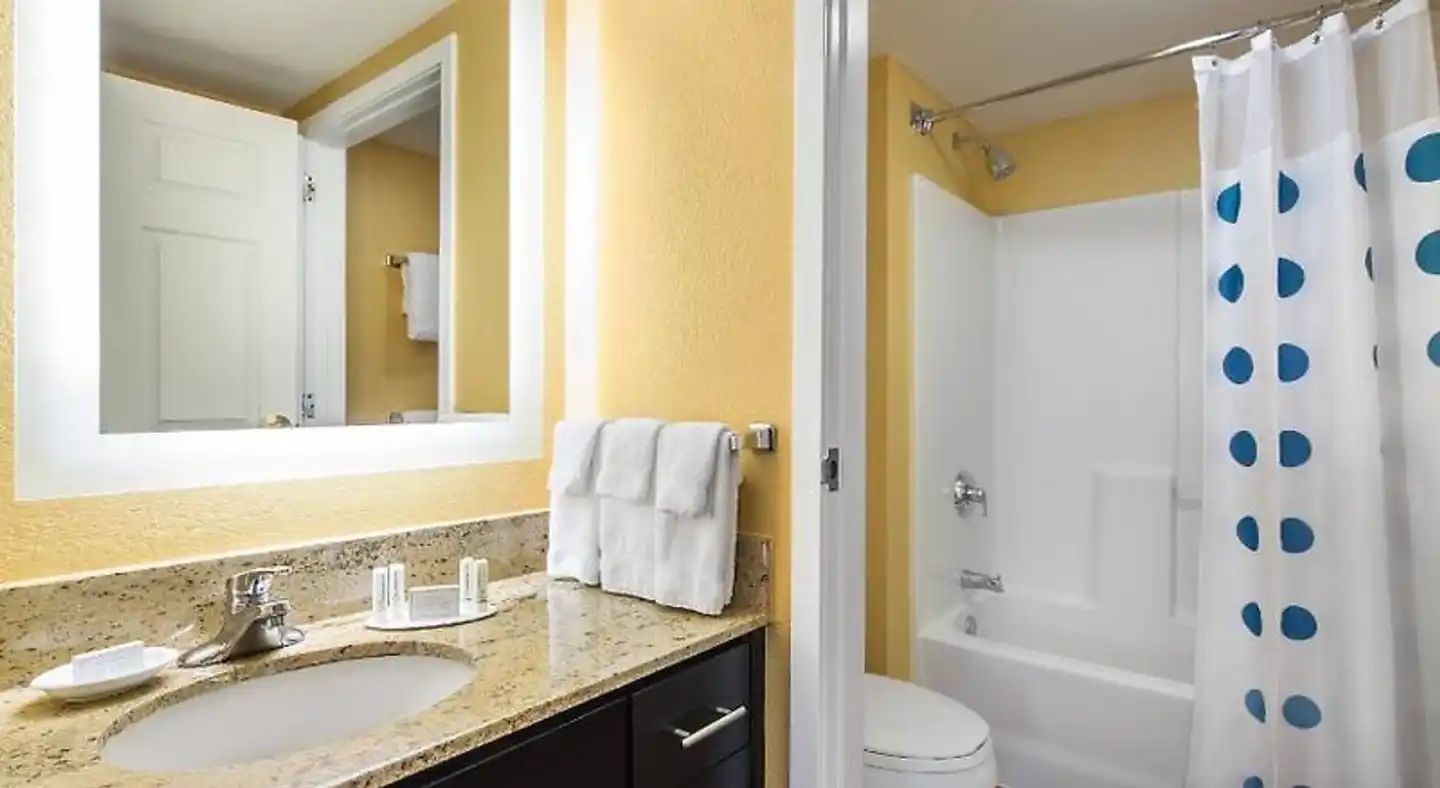 TownePlace Suites by Marriott Los Angeles LAX/Manhattan Beach Badezimmer