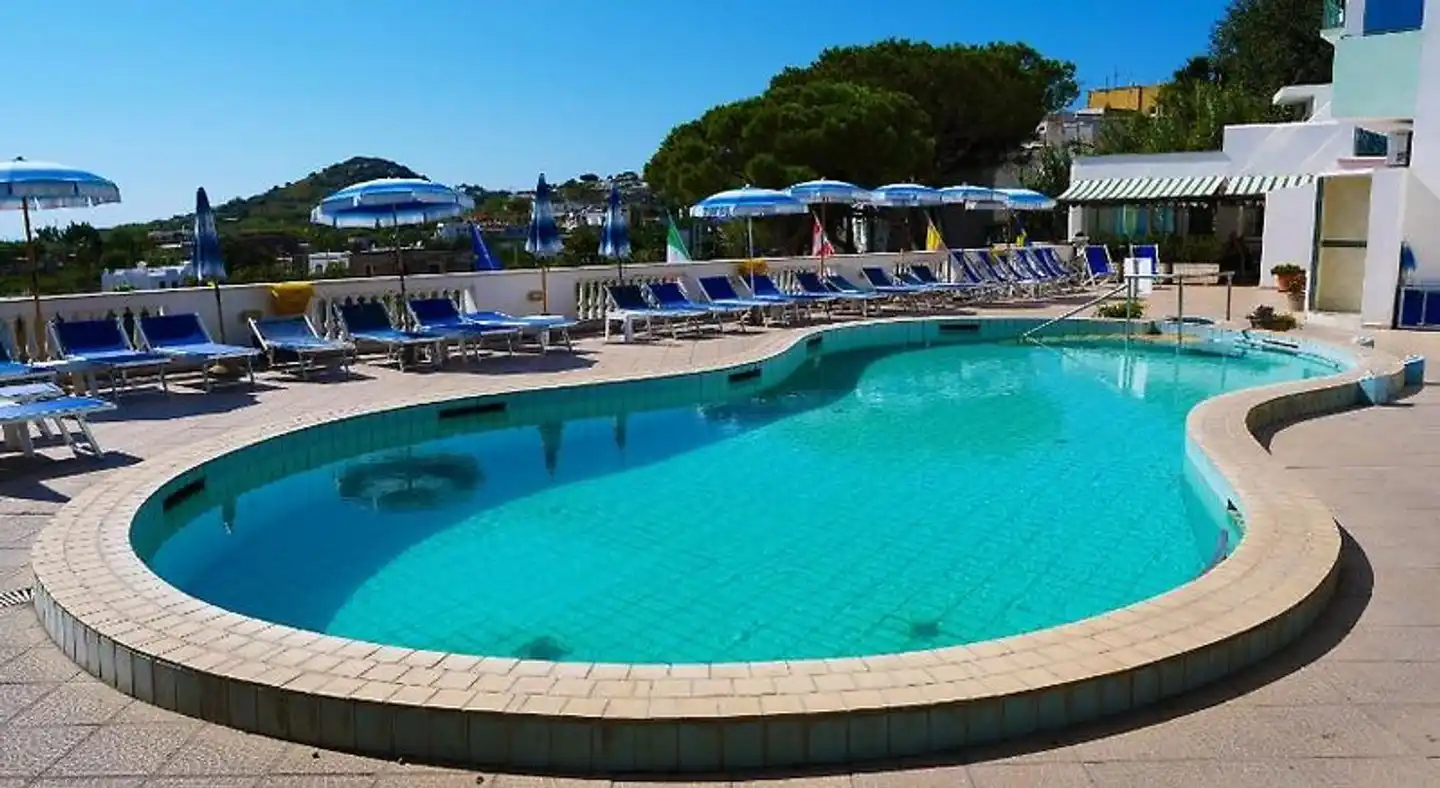 La Ginestra Pool
