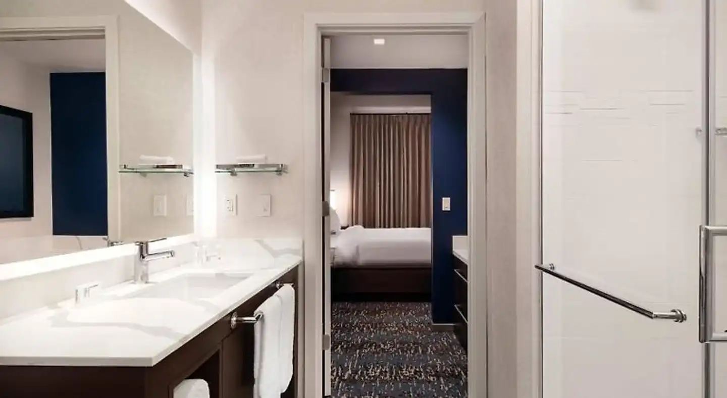 Residence Inn Los Angeles Glendale Badezimmer