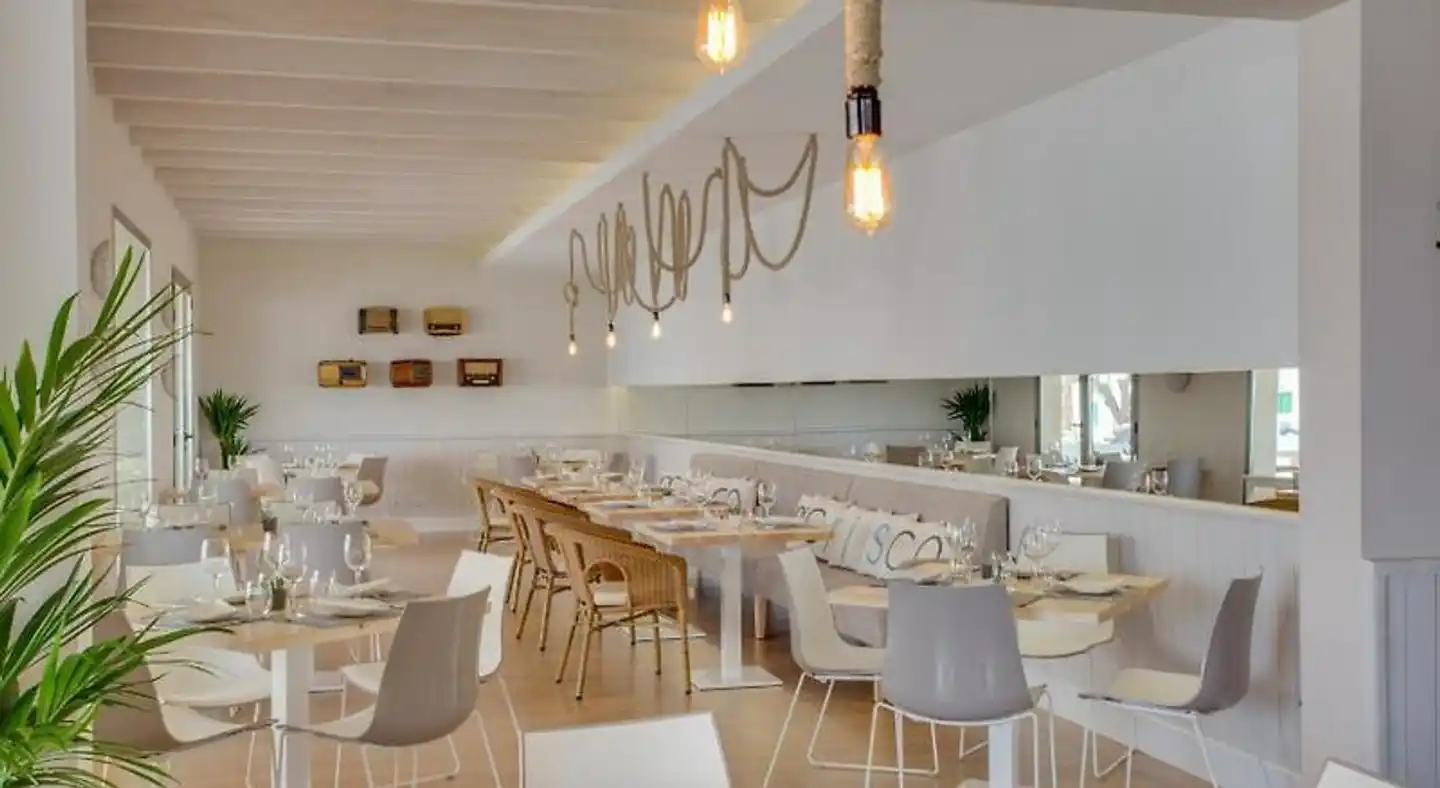 Llaut Boutique Bar