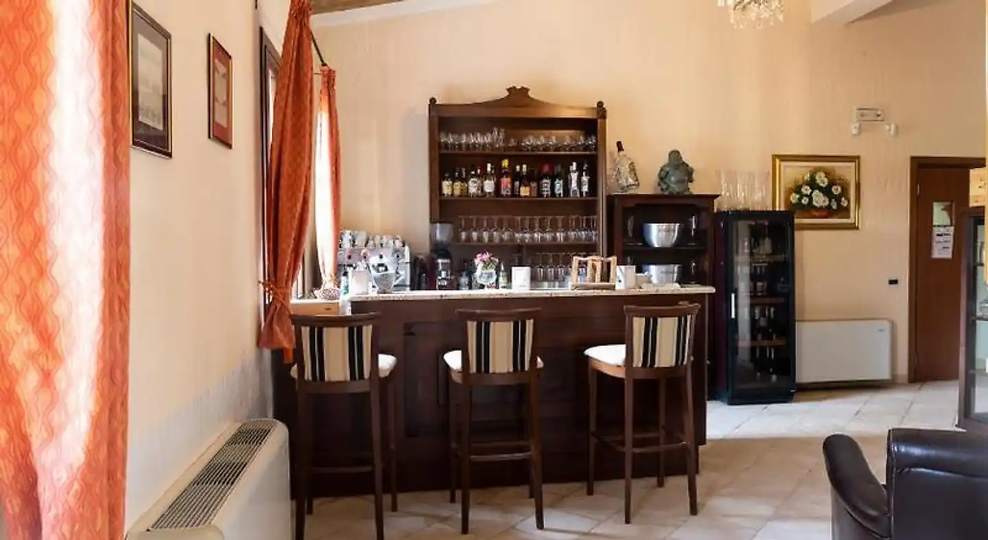 Is Benas Country Lodge Bar