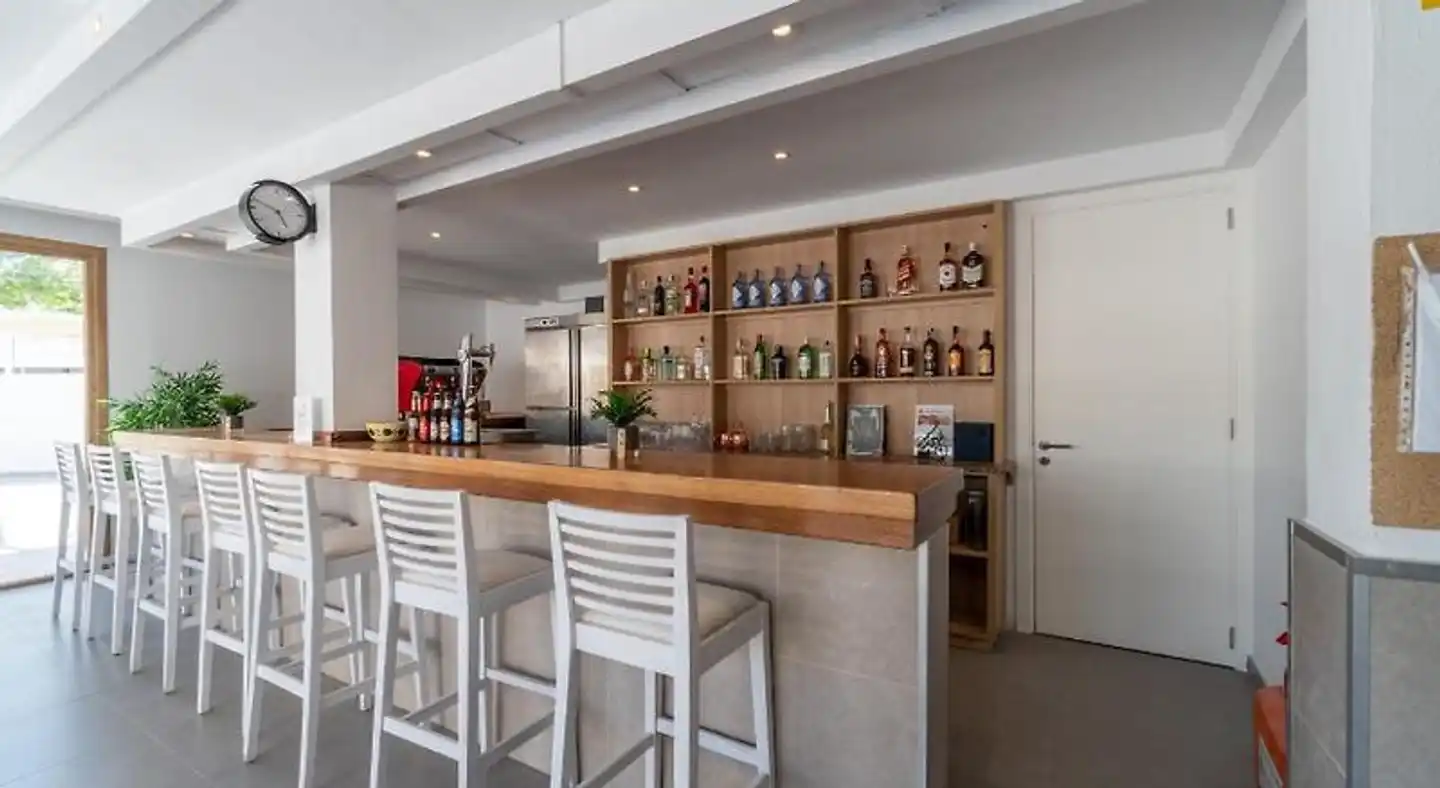La Perla Negra Bar