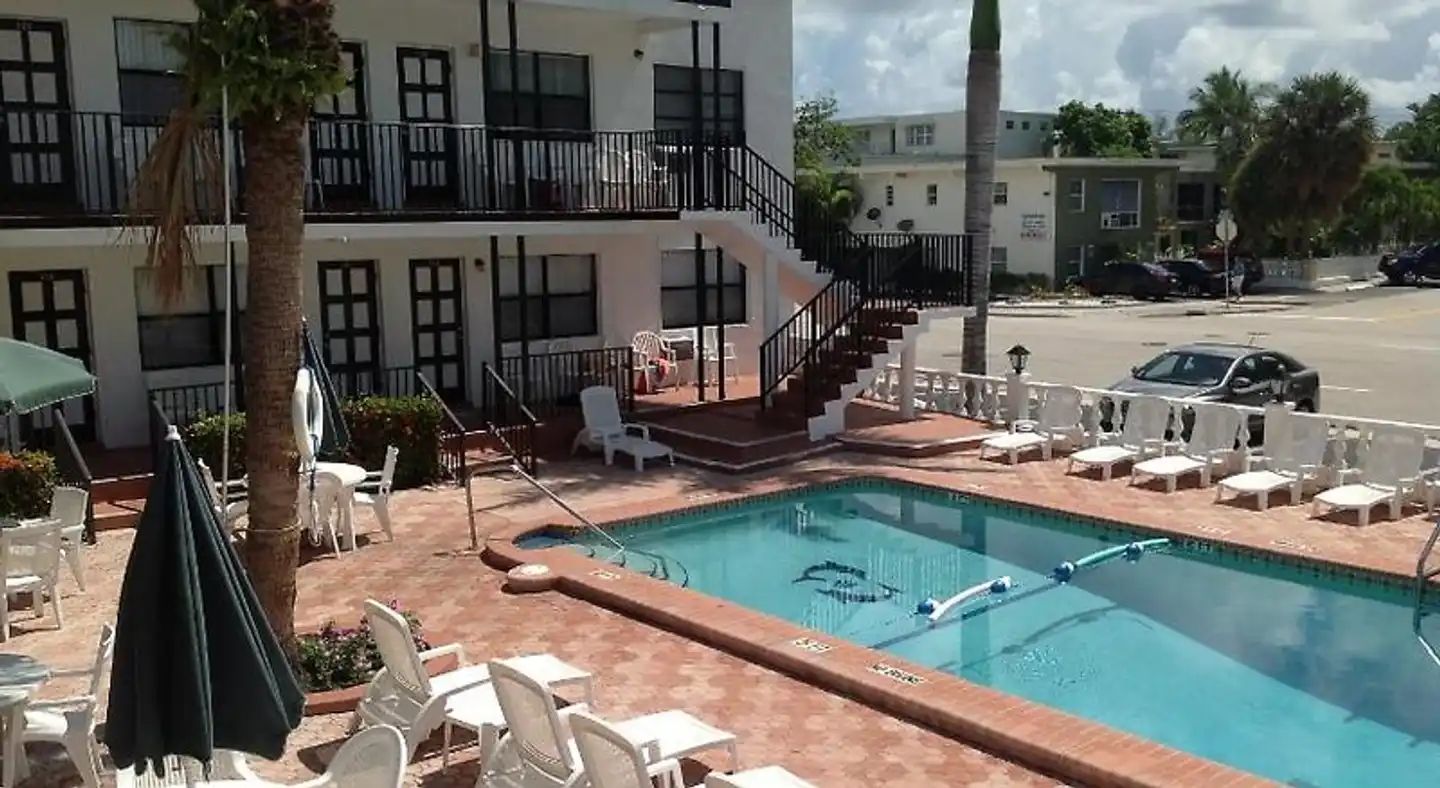 Napoli Belmar Resort Pool