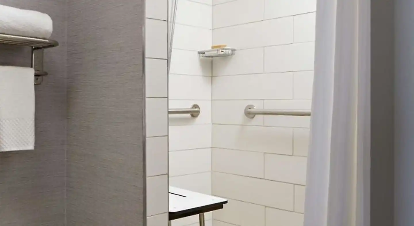 DoubleTree by Hilton Fairfield Hotel & Suites Badezimmer