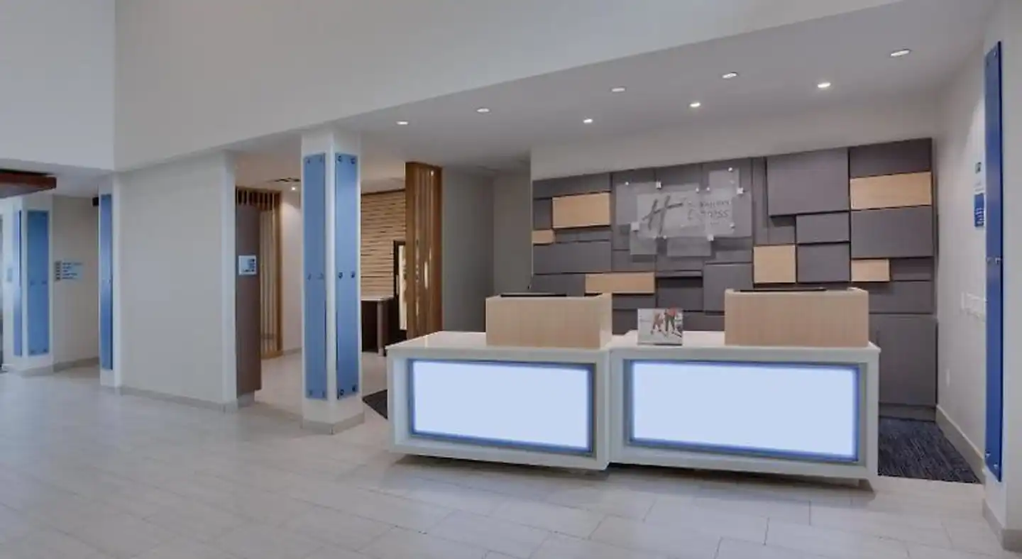 Holiday Inn Express & Suites Ft. Lauderdale Airport/Cruise Lobby