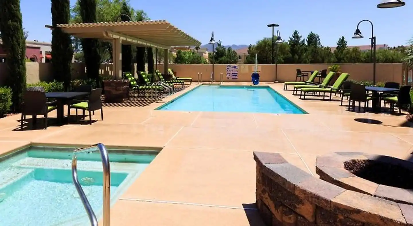 Hampton Inn & Suites Las Vegas South Pool