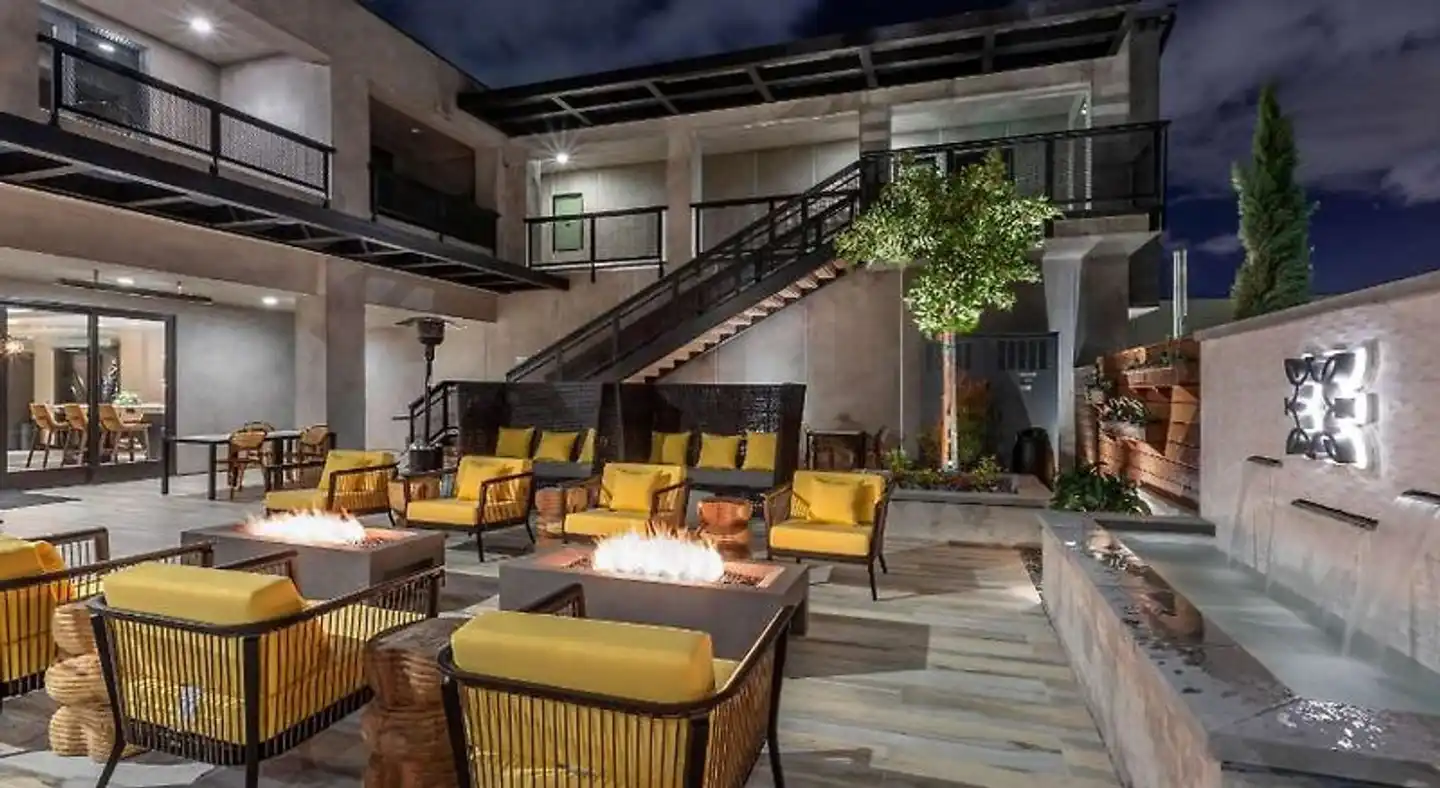 Bluestem Hotel Torrance-Los Angeles, Ascend Hotel Collection Lobby