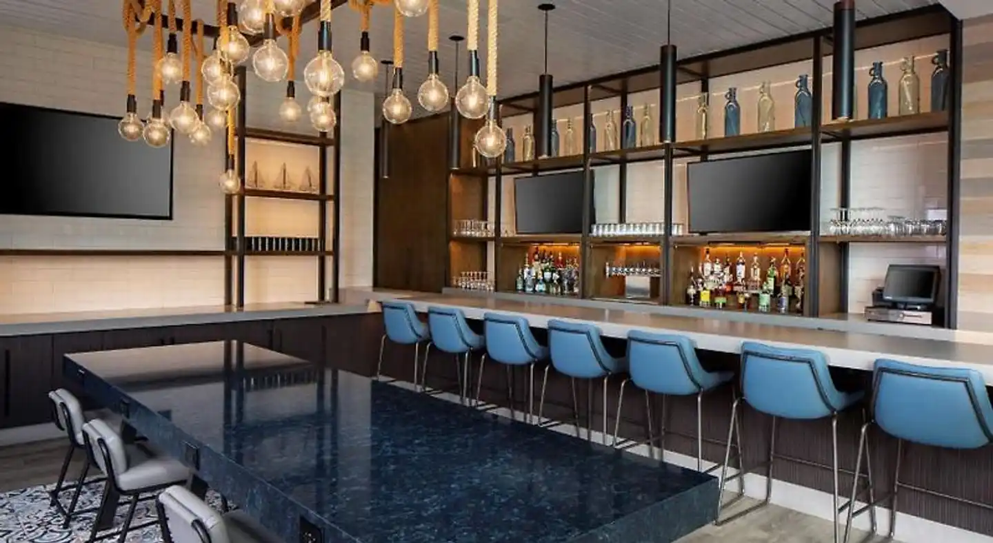 Hyatt Regency Boston Harbor Bar
