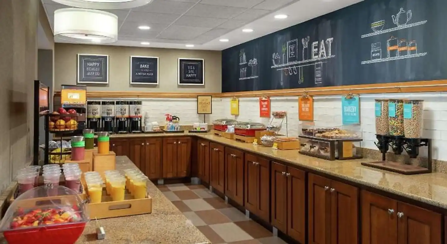 Hampton Inn & Suites Tampa Ybor City Downtown Restaurant