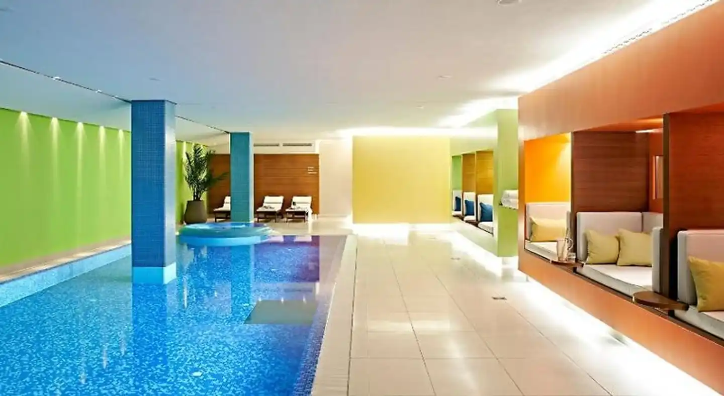 SIDE Design Hotel Hamburg Hallenbad