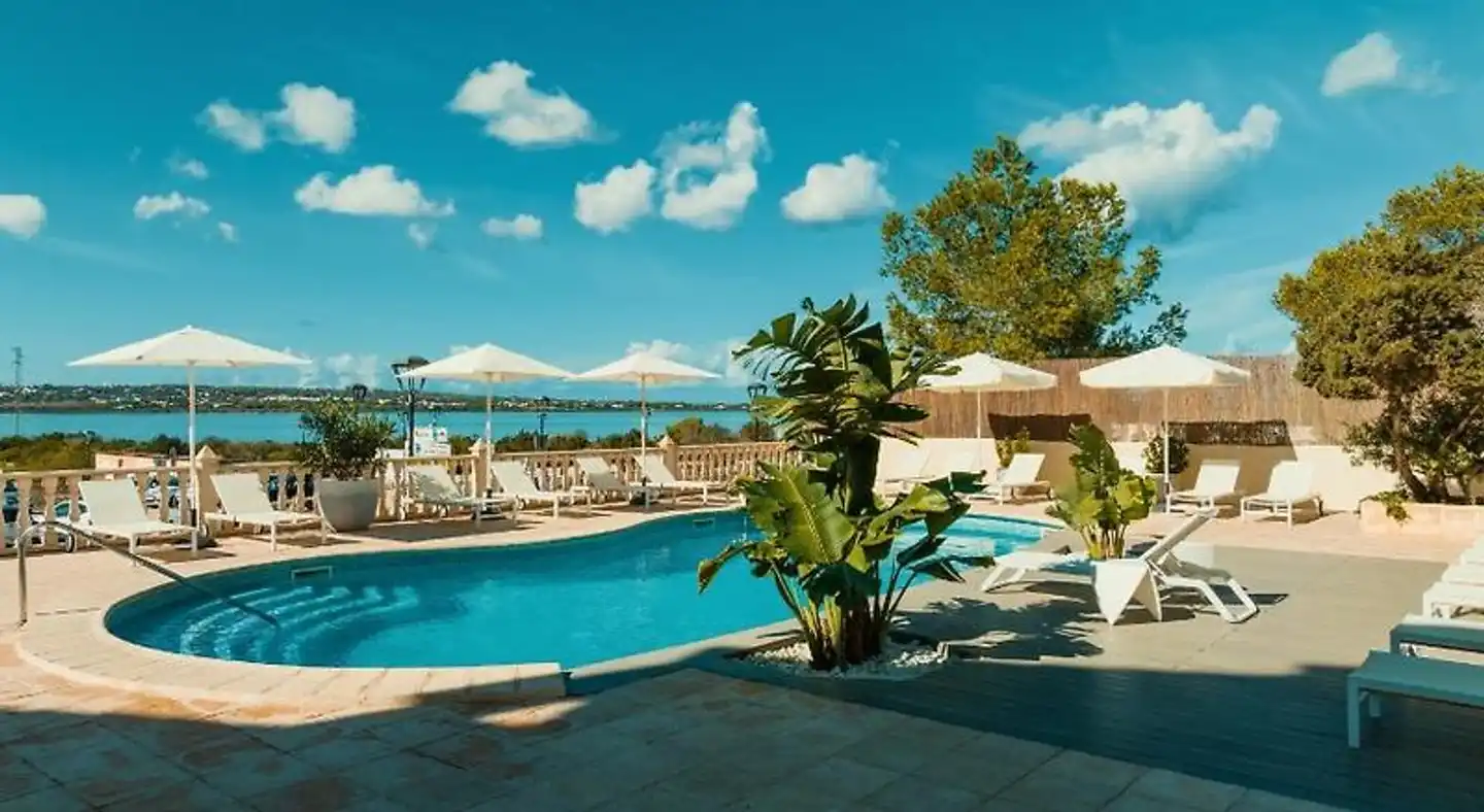 Paya II Pool