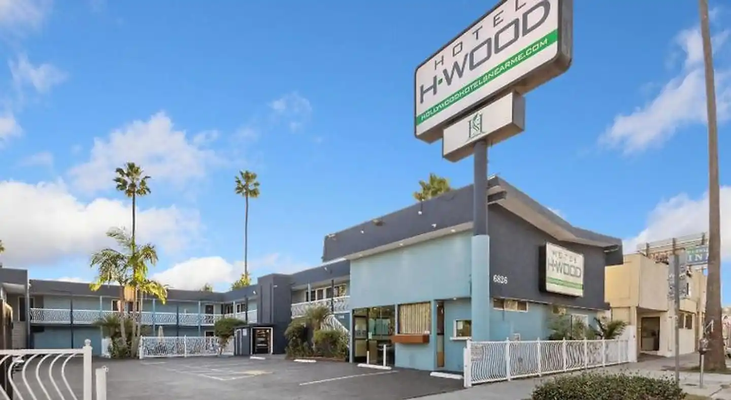 Hotel Hwood Aussenansicht