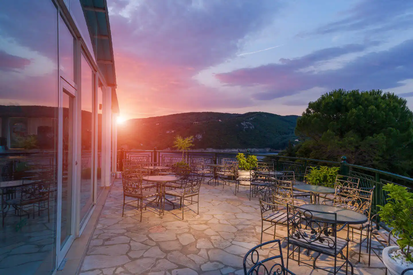 CNic Paleo ArtNouveau Hotel Terrasse