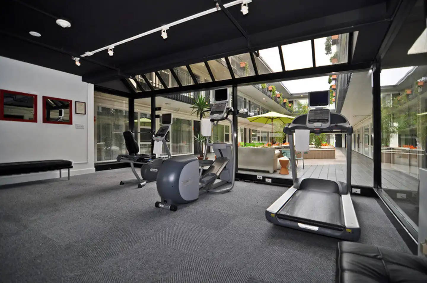 SoMa House Sport und Entertainment