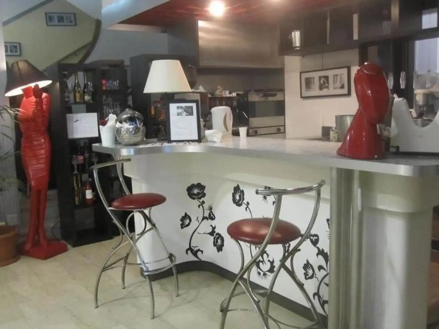 La Perla Bar