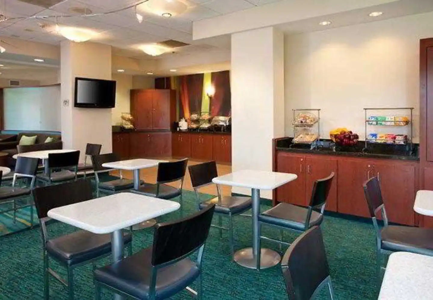 SpringHill Suites by Marriott Los Angeles LAX/Manhattan Beach Bar