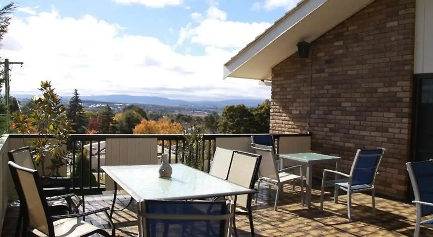 Bathurst Heights Bed & Breakfast Terrasse