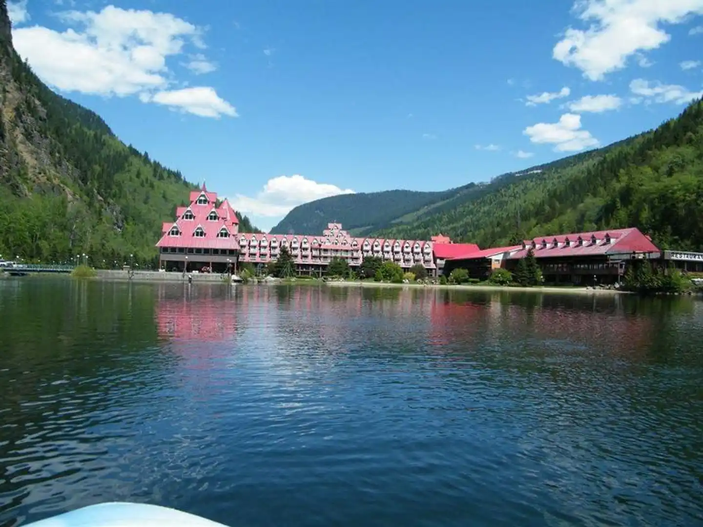 Three Valley Lake Chateau Ltd. Aussenansicht