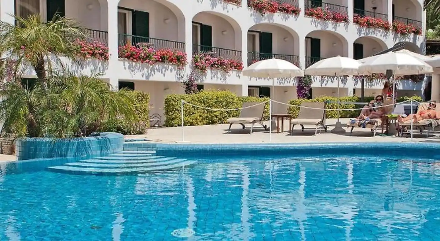 Della Piccola Marina Pool