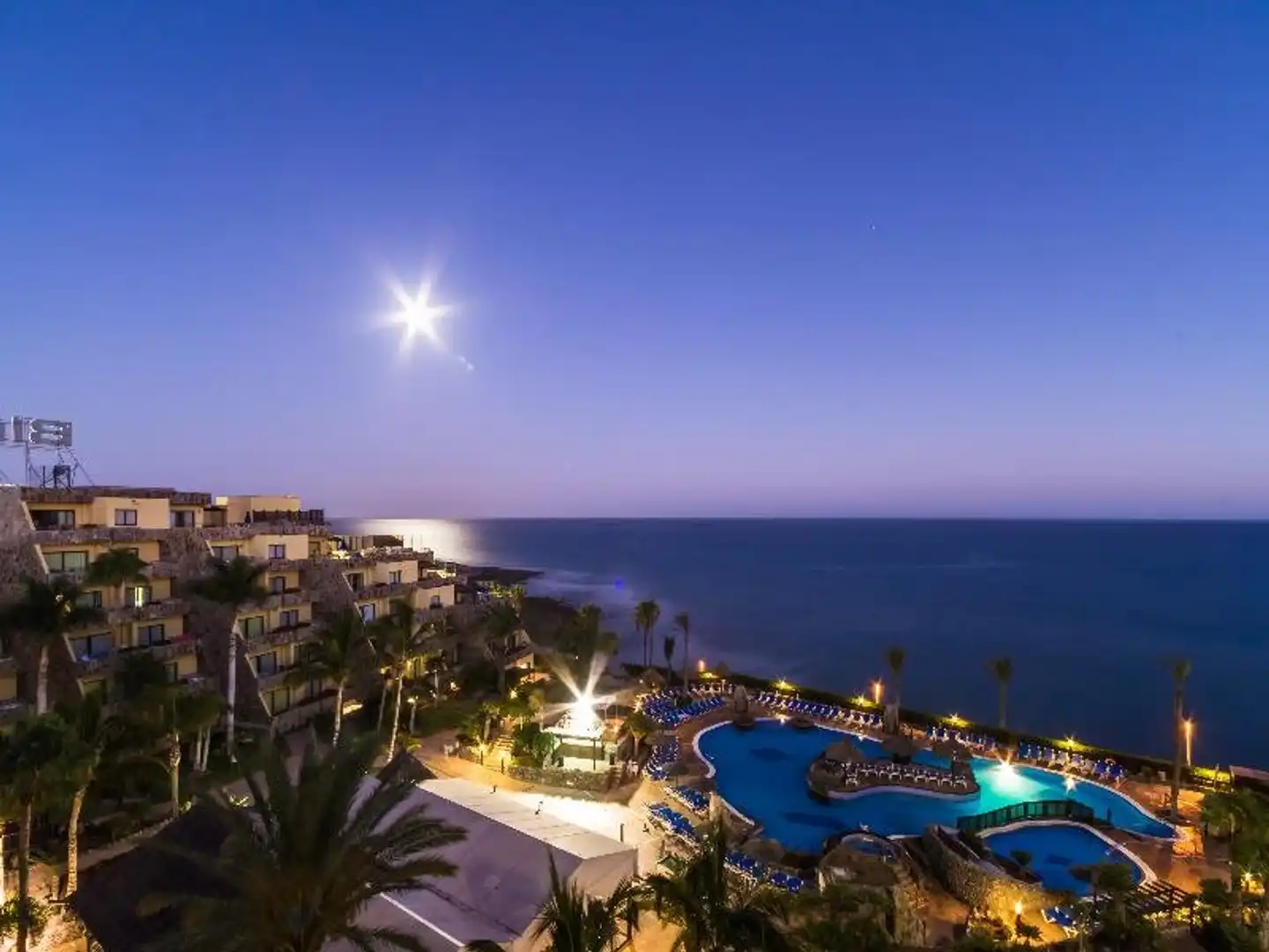 BlueBay Beach Club Aussenansicht