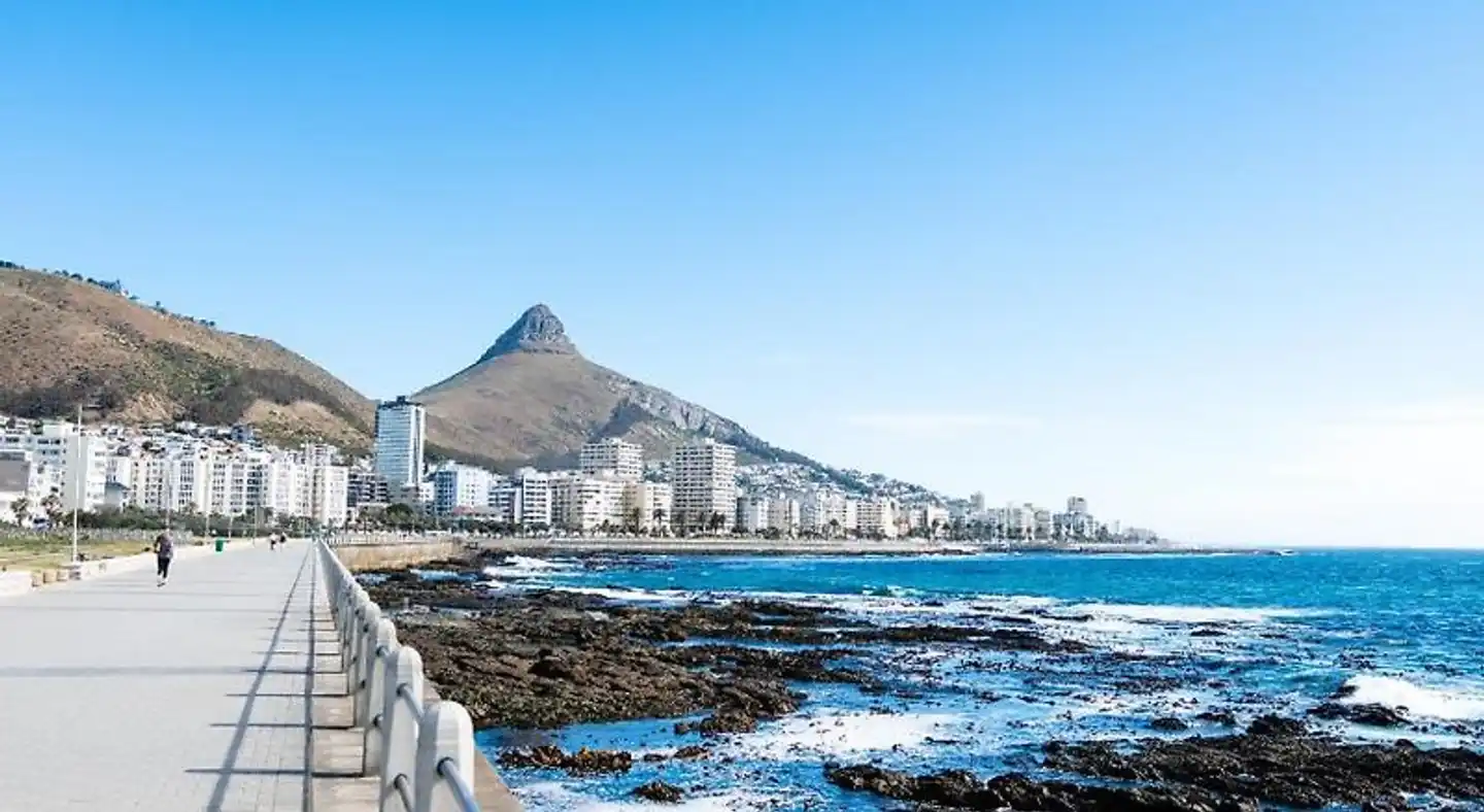 Latitude Aparthotel by Totalstay Strand