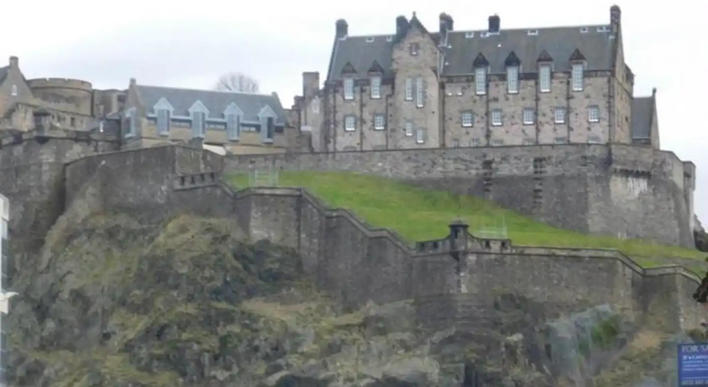 Edinburgh Castle Apartments Aussenansicht
