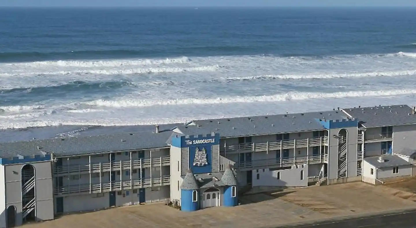 Sandcastle Beachfront Motel Aussenansicht
