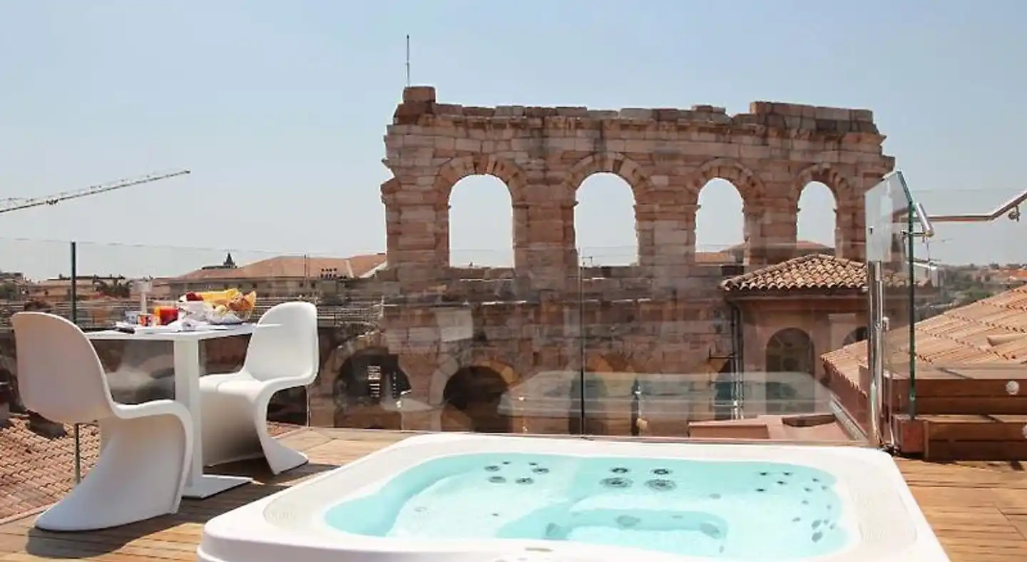 Milano Pool
