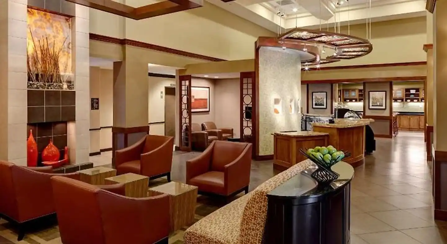 Hyatt Place Indianapolis Airport Lobby