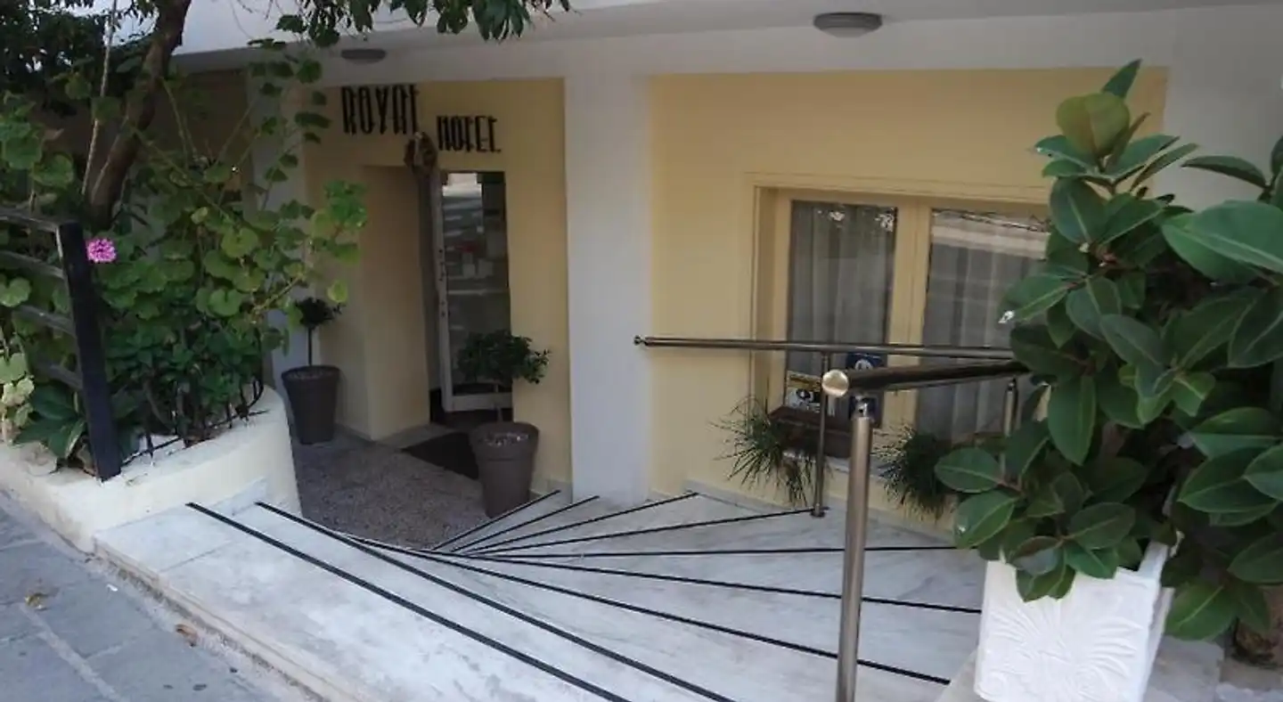 Royal Aparthotel City Centre Lobby