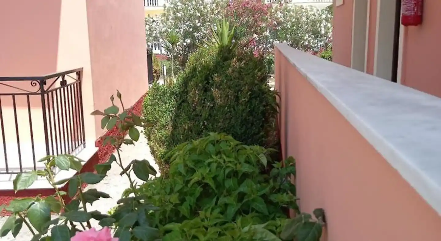 Kostas Apartments Garten