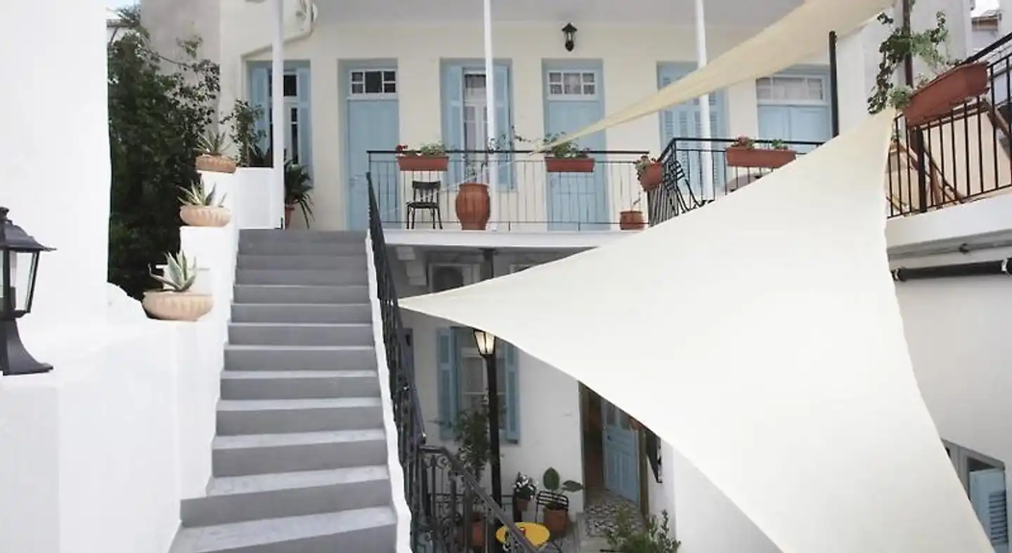 Live in Athens, Thiseio Historic House Lobby
