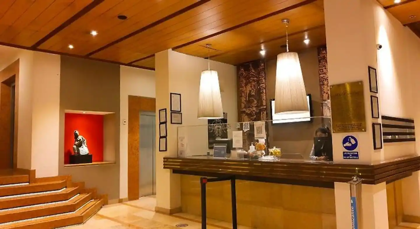 Hotel Catedral Lobby