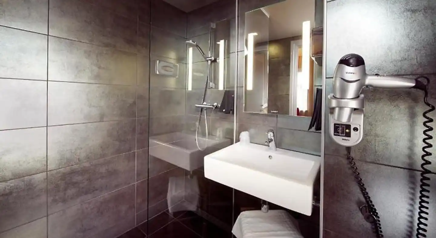 Clarion Collection Hotel Folketeateret Badezimmer