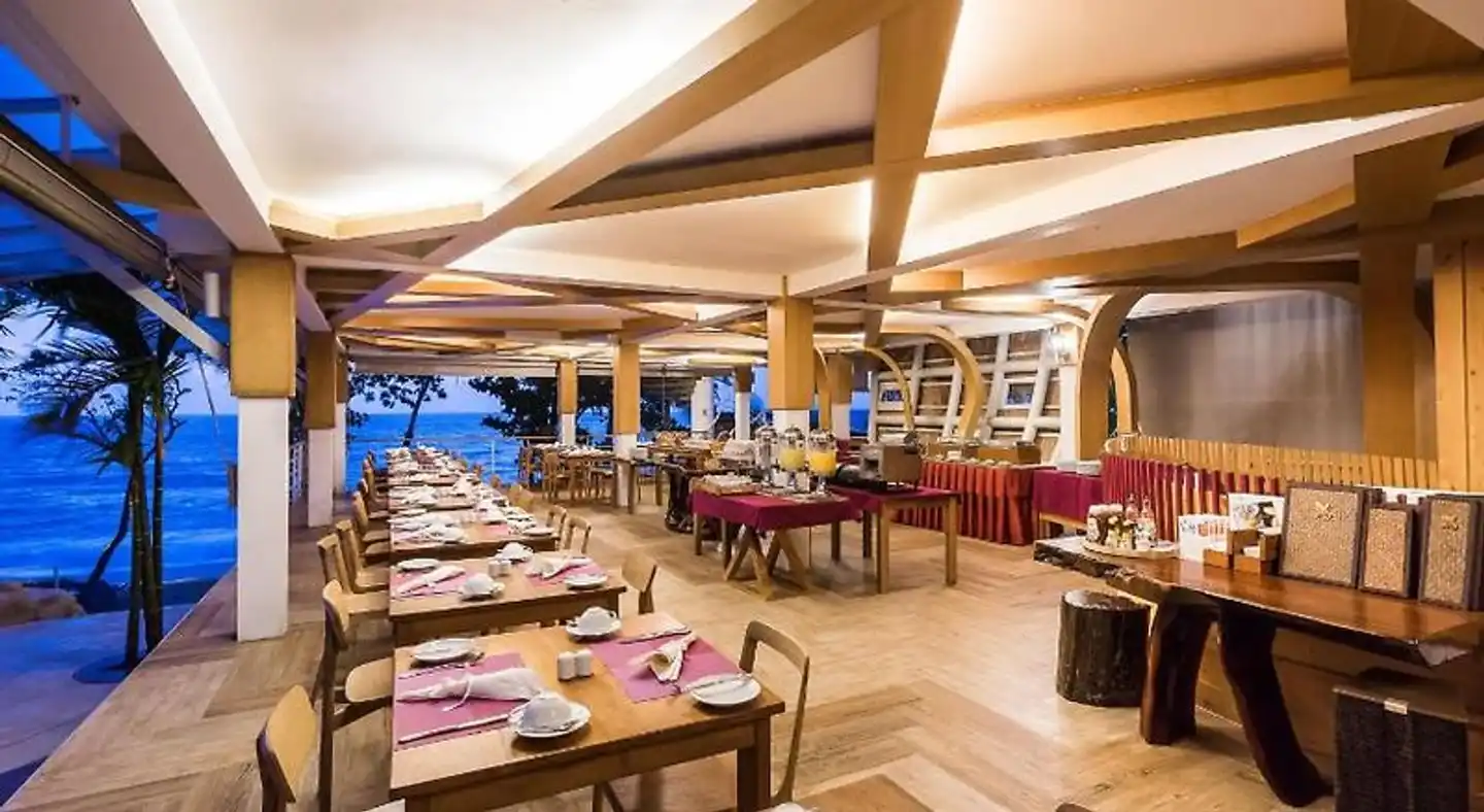 White Sand Samui Resort Restaurant