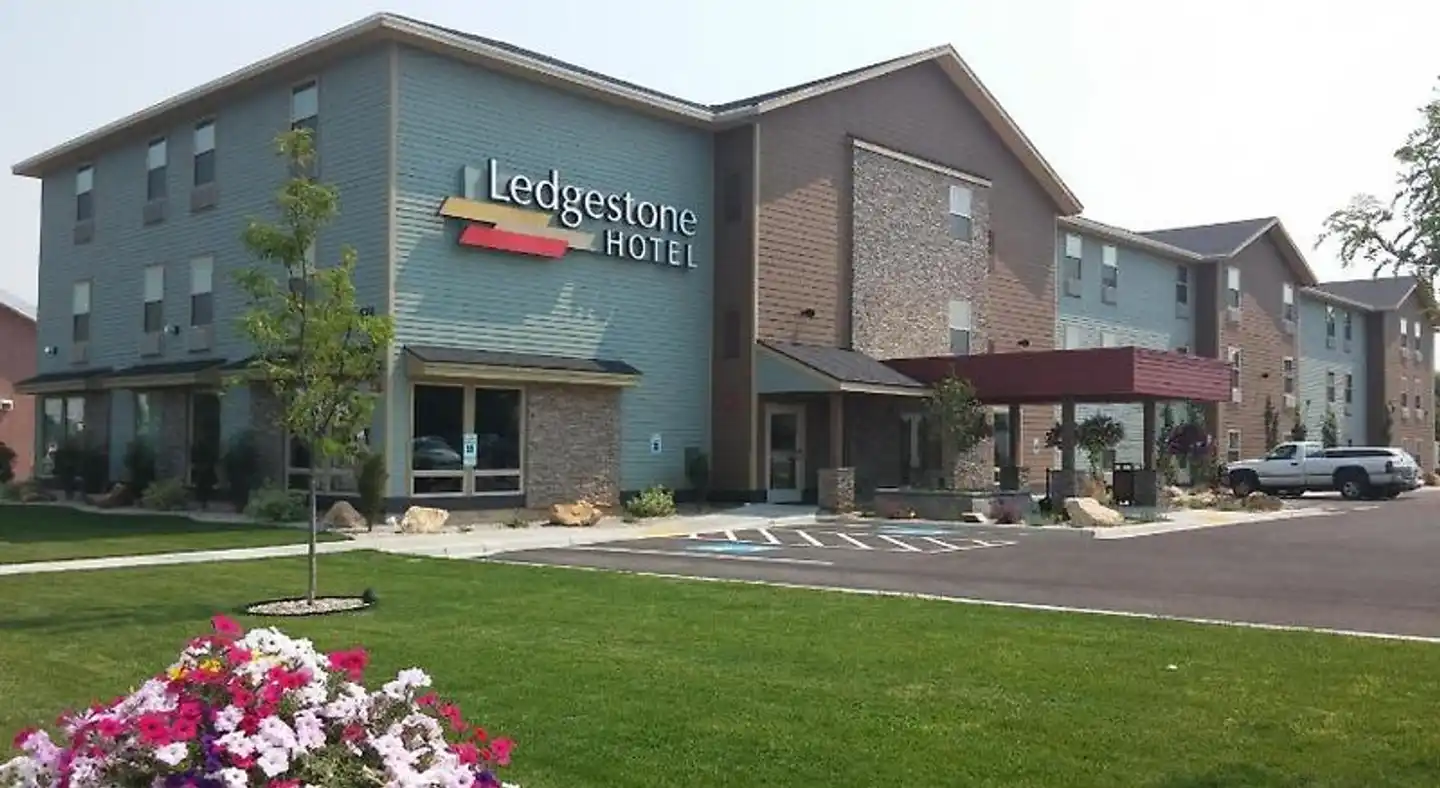 Ledgestone Hotel Billings Aussenansicht